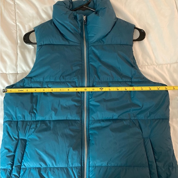 Old Navy Zip Up Puffer Vest - Picture 3 of 7